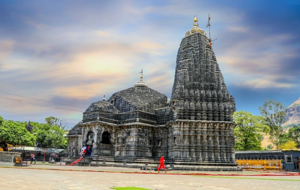 Pune to Nashik Cab Service